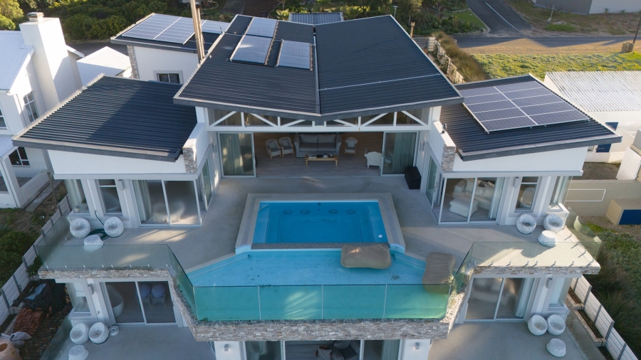 6 Bedroom Property for Sale in Struisbaai Western Cape